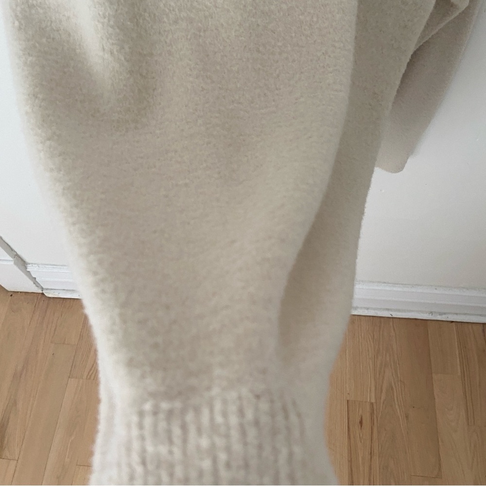 Aritzia Wilfred Free Hush Knit Turtleneck Sweater in Cream - Picture 7 of 10